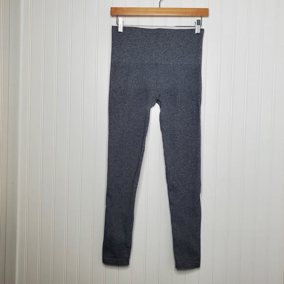 Spanx Women's Look at Me Now Seamless Cropped Leggings Size Medium Gray Stretch - Picture 7 of 7